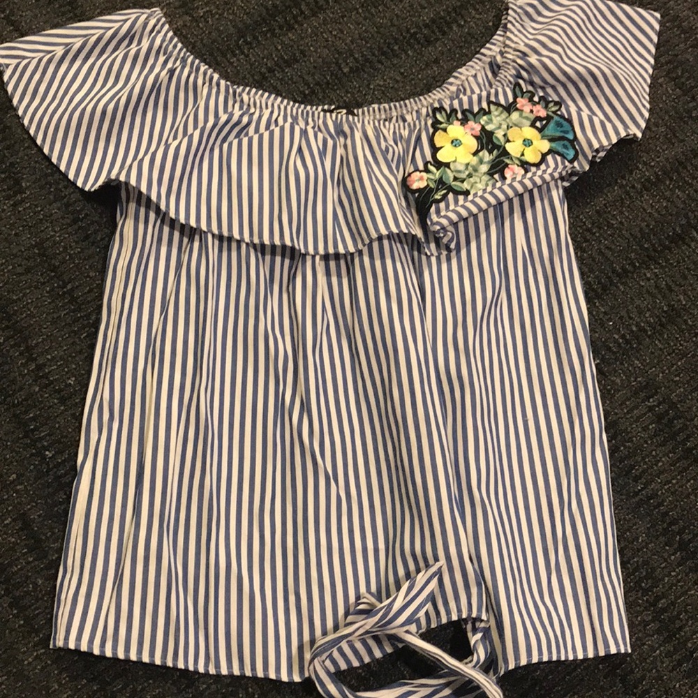 Off the shoulder stripe shirt with decal